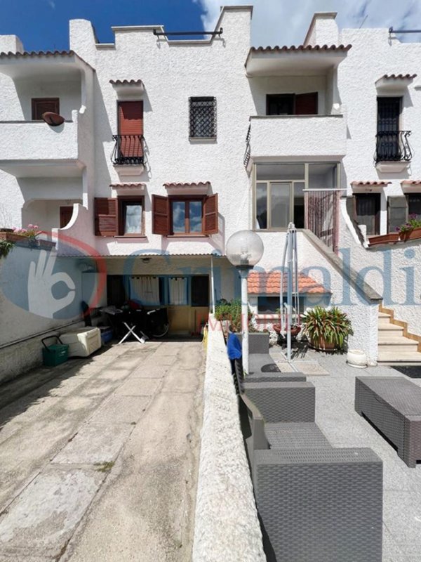casa indipendente in vendita a Santa Marinella in zona Santa Severa