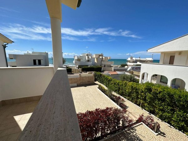 casa indipendente in vendita a Santa Marinella