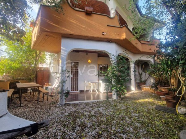 casa indipendente in vendita a Santa Marinella