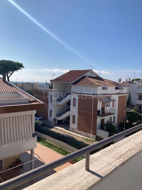 casa indipendente in vendita a Santa Marinella