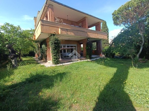 casa indipendente in vendita a Santa Marinella