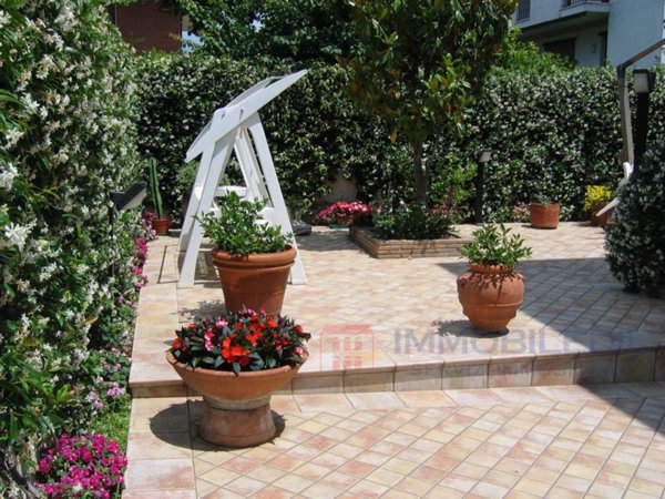 casa indipendente in vendita a Santa Marinella in zona Santa Severa