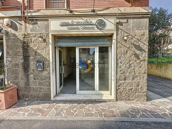 locale commerciale in vendita a Santa Marinella