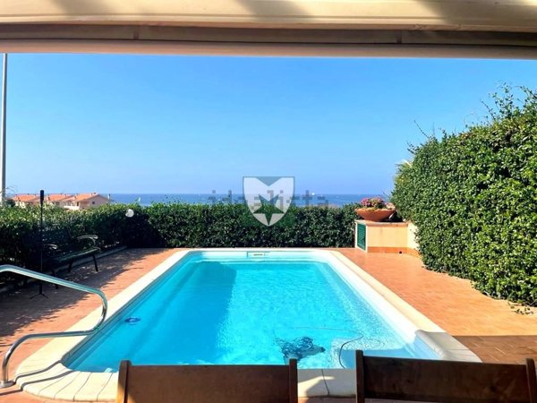 casa indipendente in vendita a Santa Marinella