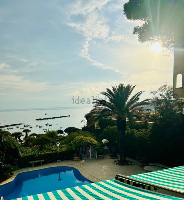 casa indipendente in vendita a Santa Marinella
