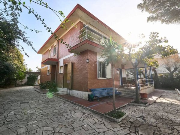 casa indipendente in vendita a Santa Marinella