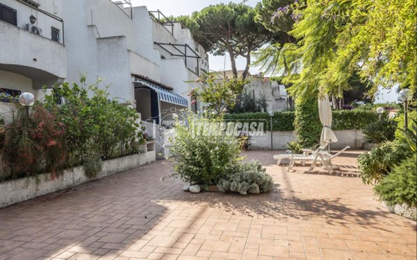 casa indipendente in vendita a Santa Marinella