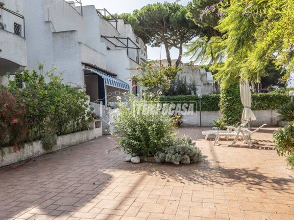 casa indipendente in vendita a Santa Marinella