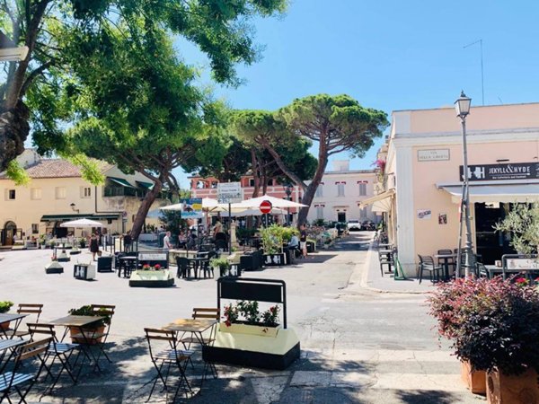 negozio in vendita a Santa Marinella