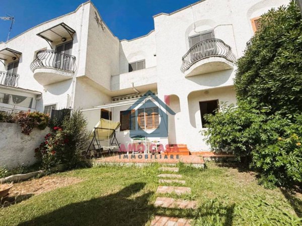 casa indipendente in vendita a Santa Marinella