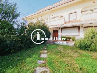 casa indipendente in vendita a Santa Marinella in zona Santa Severa