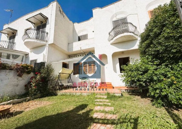 casa indipendente in vendita a Santa Marinella