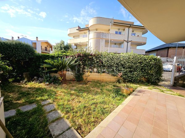 casa indipendente in vendita a Santa Marinella