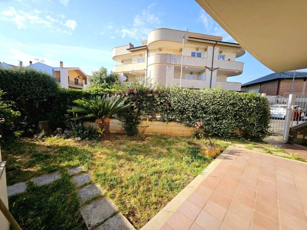 casa indipendente in vendita a Santa Marinella