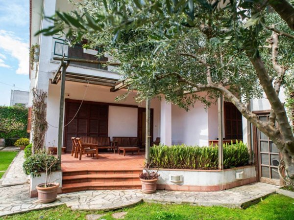 casa indipendente in vendita a Santa Marinella in zona Santa Severa