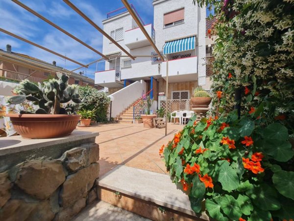 casa indipendente in vendita a Santa Marinella