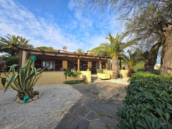 casa indipendente in vendita a Santa Marinella