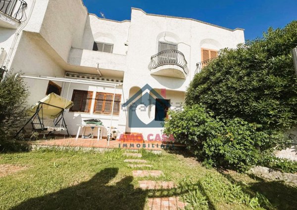 casa indipendente in vendita a Santa Marinella