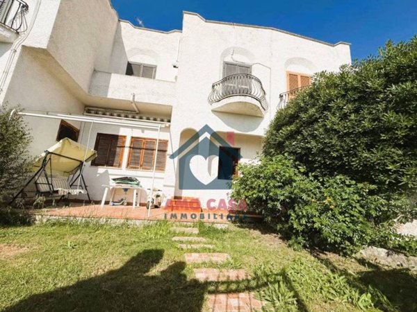 casa indipendente in vendita a Santa Marinella