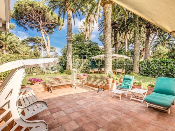 casa indipendente in vendita a Santa Marinella