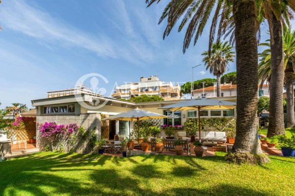casa indipendente in vendita a Santa Marinella