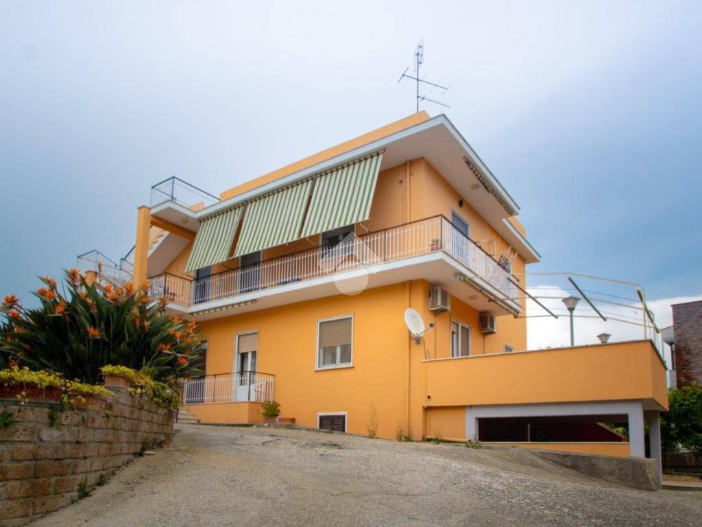 casa indipendente in vendita a Santa Marinella