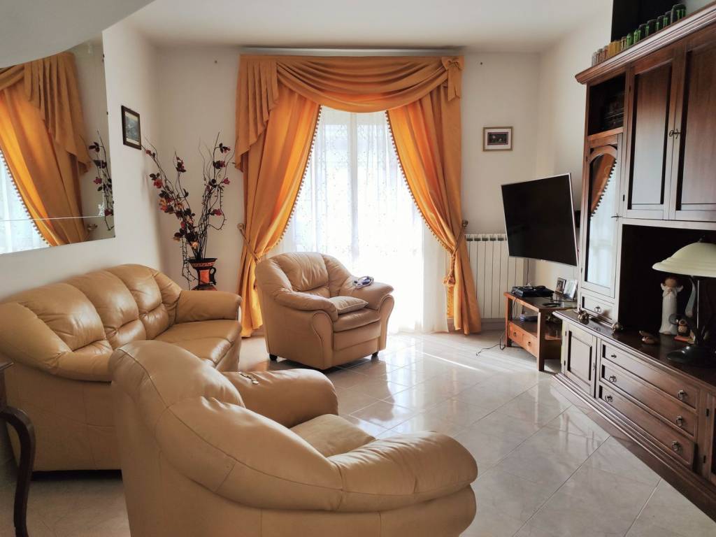 casa indipendente in vendita a Santa Marinella