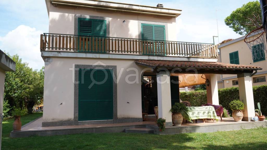 casa indipendente in vendita a Santa Marinella in zona Santa Severa