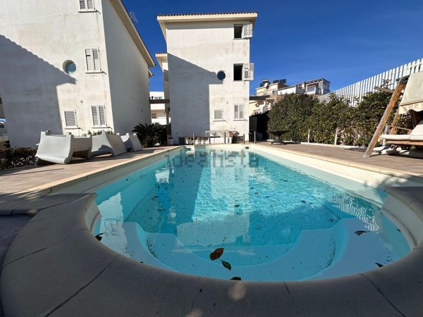 casa indipendente in vendita a Santa Marinella