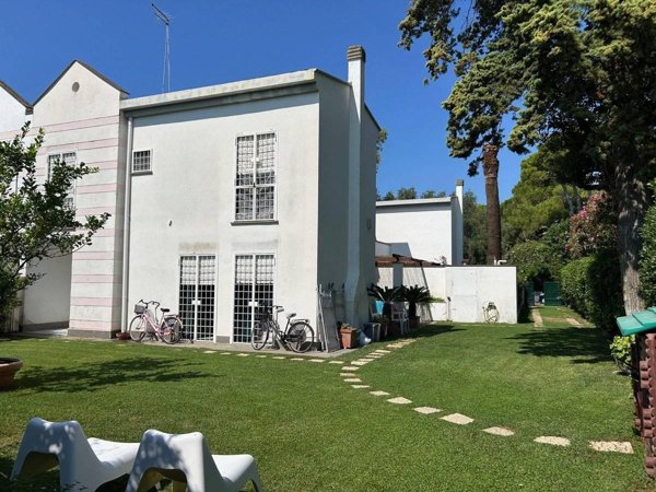 casa indipendente in vendita a Santa Marinella in zona Santa Severa