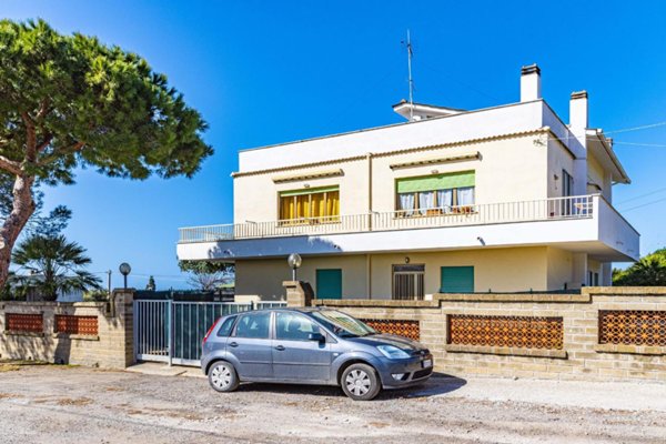 casa indipendente in vendita a Santa Marinella