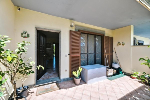 casa indipendente in vendita a Santa Marinella