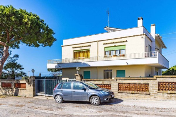 casa indipendente in vendita a Santa Marinella