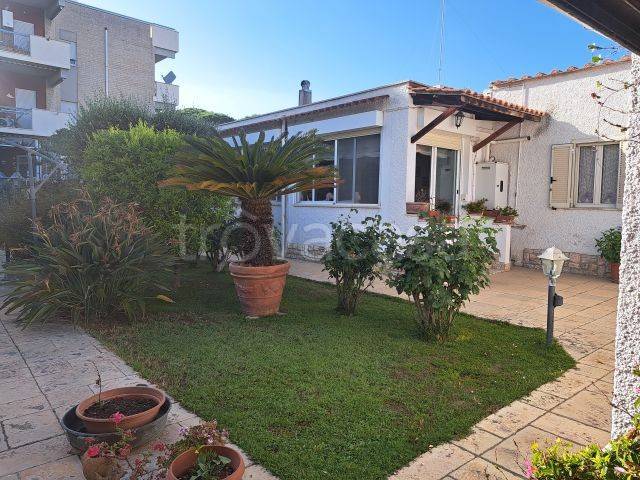 casa indipendente in vendita a Santa Marinella