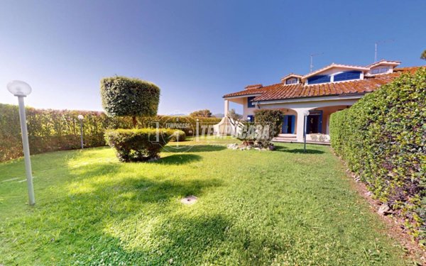 casa indipendente in vendita a Santa Marinella