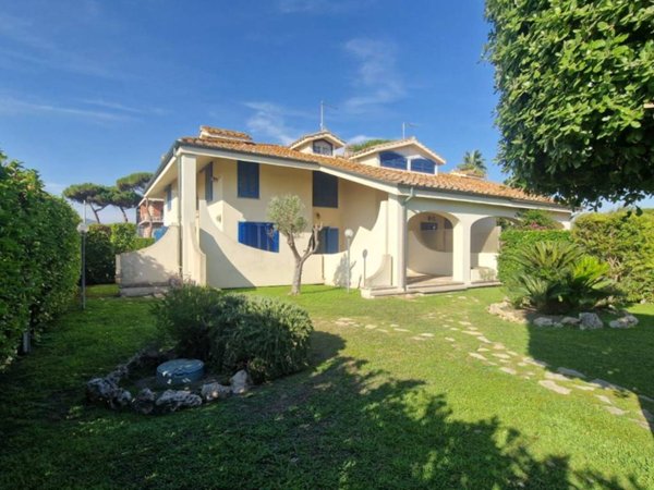 casa indipendente in vendita a Santa Marinella