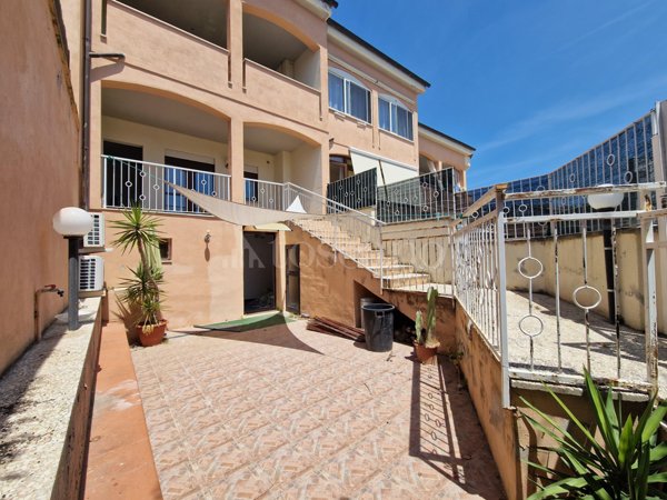 casa indipendente in vendita a Santa Marinella