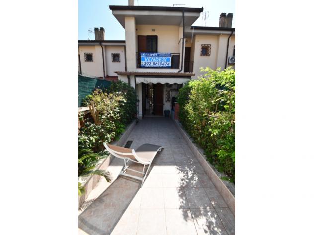 casa indipendente in vendita a Santa Marinella