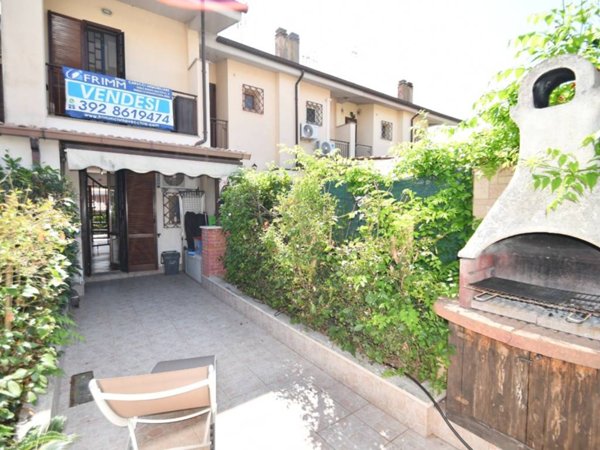 casa indipendente in vendita a Santa Marinella
