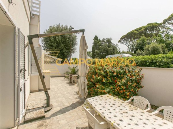 casa indipendente in vendita a Santa Marinella