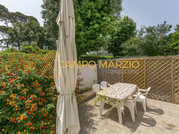 casa indipendente in vendita a Santa Marinella