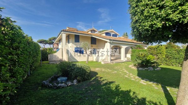 casa indipendente in vendita a Santa Marinella