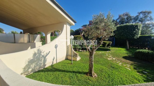 casa indipendente in vendita a Santa Marinella