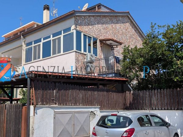 casa indipendente in vendita a Santa Marinella