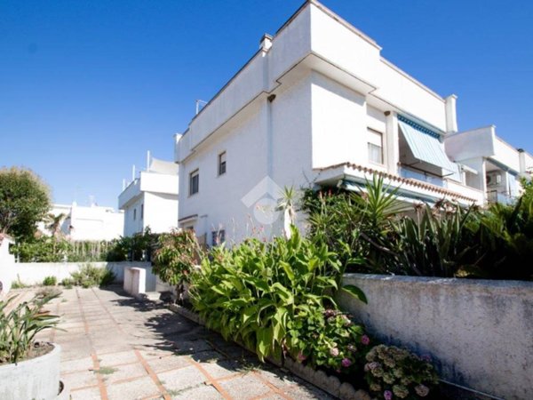 casa indipendente in vendita a Santa Marinella
