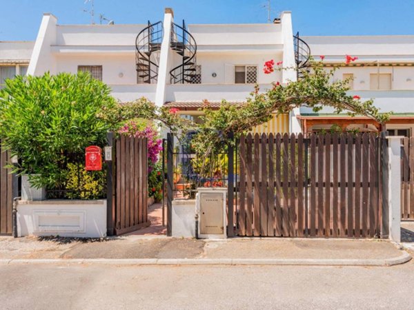 casa indipendente in vendita a Santa Marinella