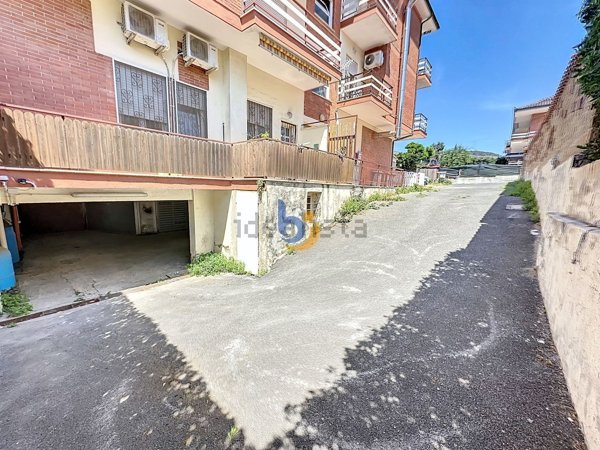 locale di sgombero in vendita a Santa Marinella