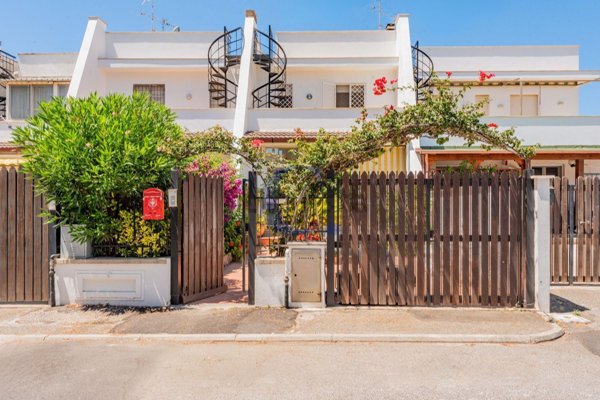 casa indipendente in vendita a Santa Marinella