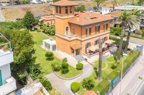 casa indipendente in vendita a Santa Marinella