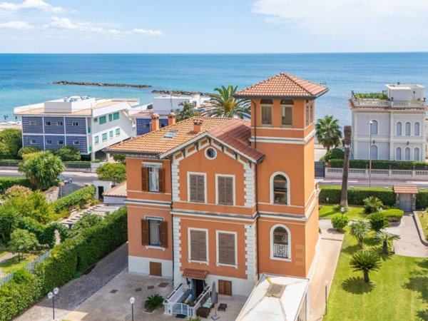 intera palazzina in vendita a Santa Marinella
